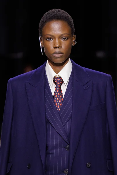 Look 40